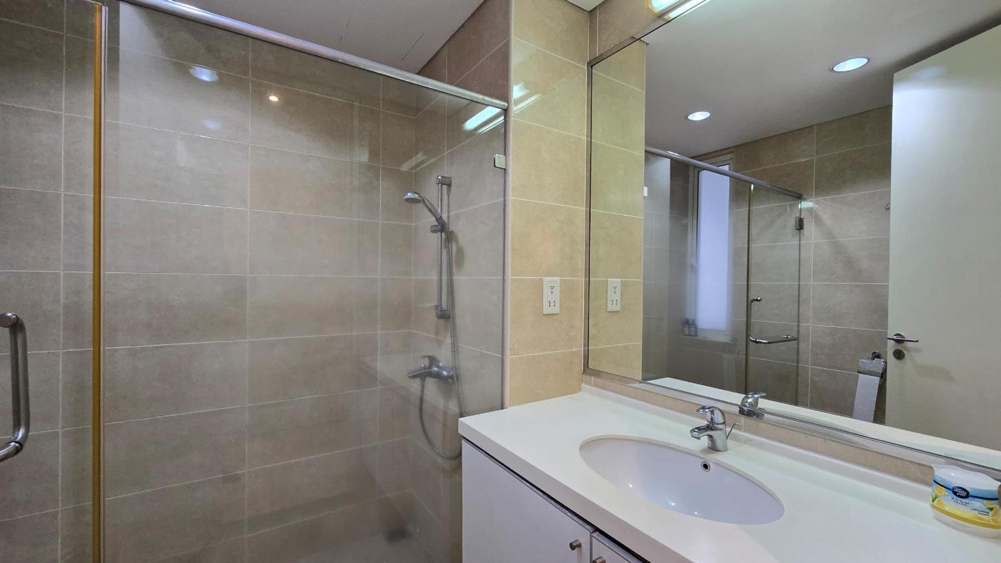 Pangsapuri Bintang Goldhill Near Trx & Pavilion Mall,mrt,kl By Proplet